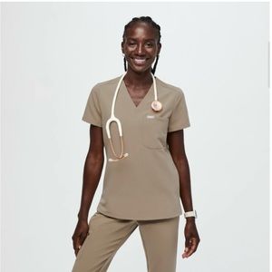Figs Catarina One Pocket Shirt in Latte - Size Small